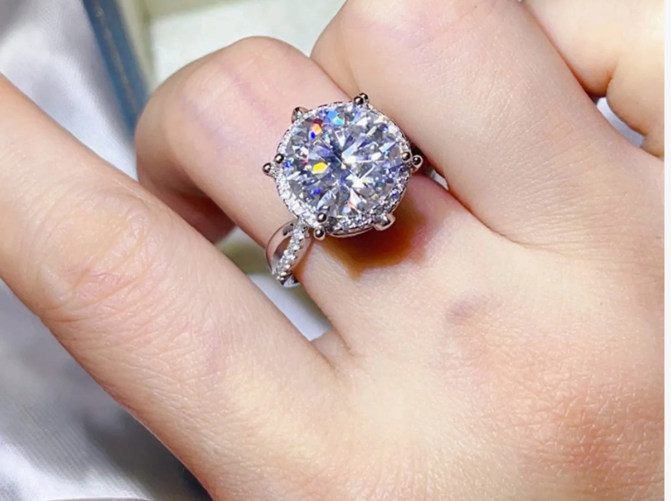 The Radiance Luxe™ 5-Carat Statement Ring Floreal Luxe Collection